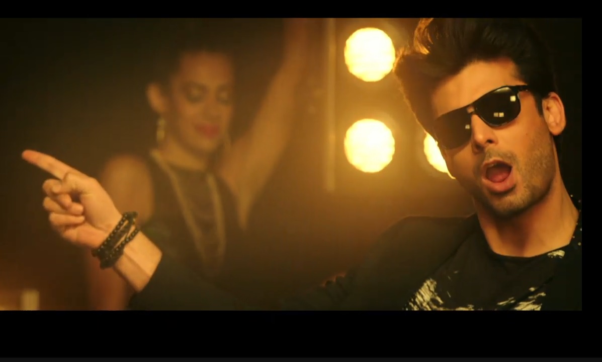 Check out his moves in the new song from Kapoor & Sons -- 'Let's Nacho'. PHOTO: SCREENGRAB