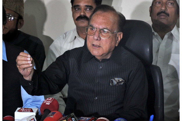 Pakistan Peoples Party central Punjab president Mian Manzoor Ahmad Wattoo addressing a press conference. PHOTO: EXPRESS