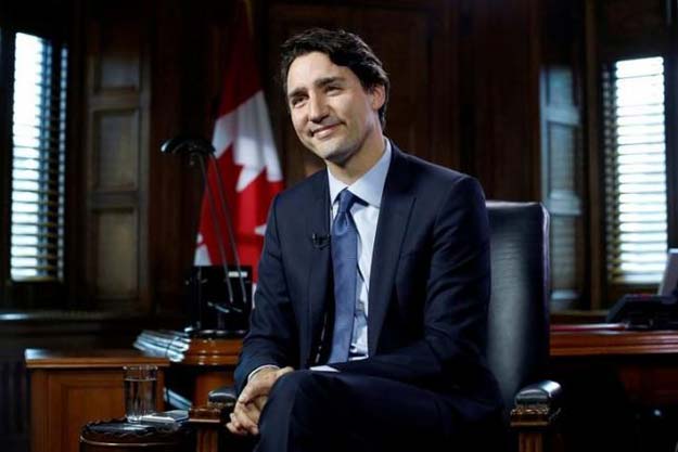 Canada's Prime Minister Justin Trudeau takes part in an interview with Reuters in his office on Parliament Hill in Ottawa, Ontario, Canada, May 19, 2016. PHOTO: REUTERS