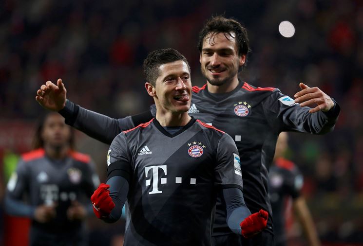 Lewandowski Puts Bayern Munich Back On Top The Express Tribune
