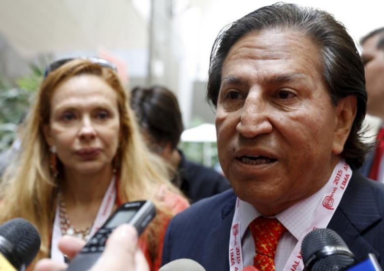 Former Peru's President Alejandro Toledo and his wife Eliane Karp arrives to the 2015 IMF/World Bank Annual Meetings in Lima, Peru, October 8, 2015. PHOTO: REUTERS