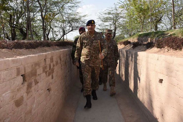 Army chief General Qamar Javed Bajwa visits Line of Control's Mattewala, Munaawar sector on Tuesday, February 21, 2017. PHOTO: ISPR