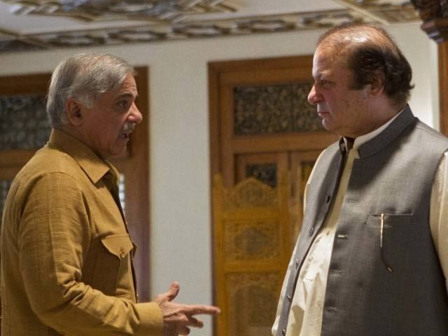 Dissent note by Justice Khosa suggests sacking PM, investigating Dar, sidelining NAB chief. PHOTO: REUTERS
