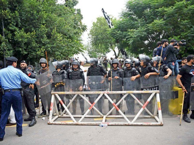 Senator Shibli Faraz walked out of a meeting of the Senate Standing Committee of Interior on Tuesday. PHOTO: EXPRESS