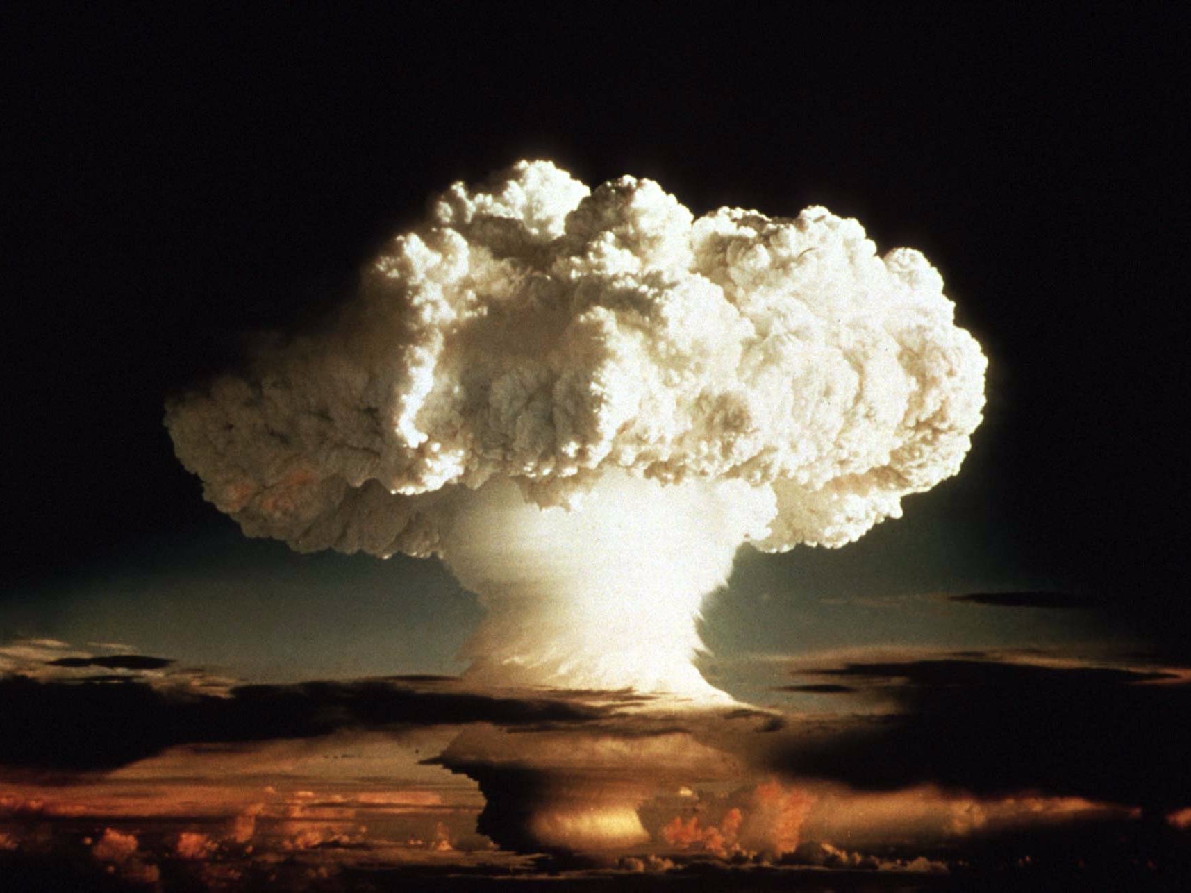 Атомный взрыв картинка