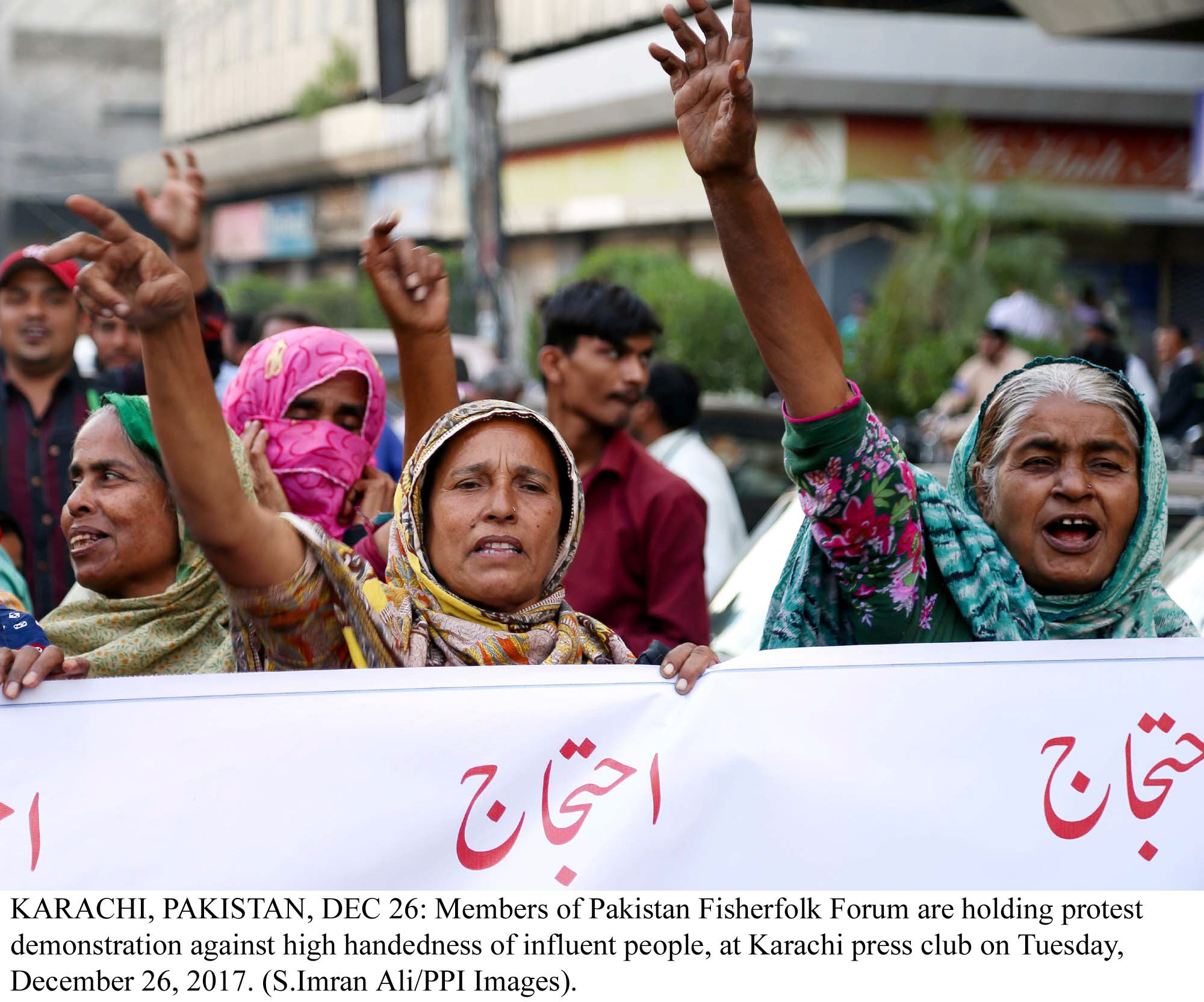 The protesters demanded the removal of Fisheries Minister Muhammad Ali Malkani. PHOTO: PPI