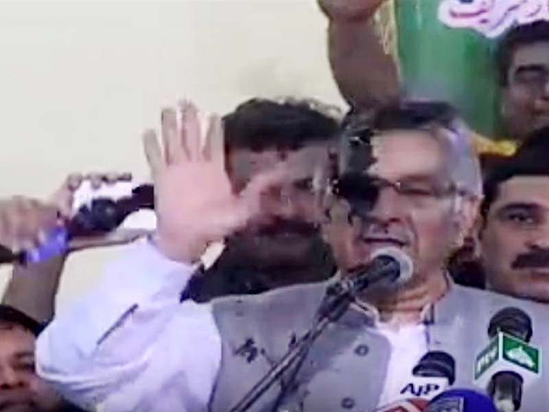 Ink thrown at FM Khawaja Asif at workers convention in Sialkot. SCREENGRAB