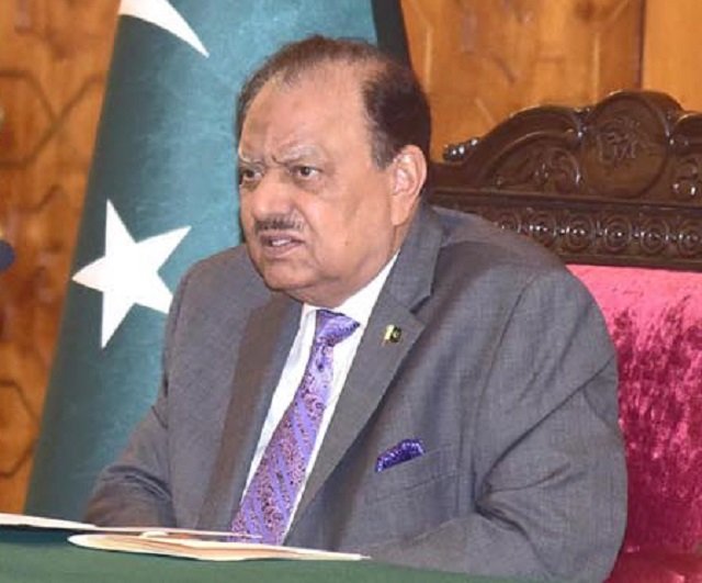 President Mamnoon Hussain says it's important for all institutions to express their differences at the relevant fora. PHOTO: INP