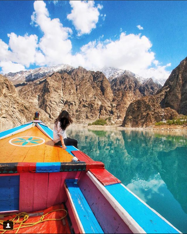 I’m Eva and I love Pakistan. PHOTO COURTESY: INSTAGRAM @evazubeck