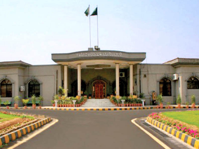 During the hearing, Sehri contended that the Kashmir Council was the only constitutional bridge between Pakistan and the AJK
PHOTO: EXPRESS