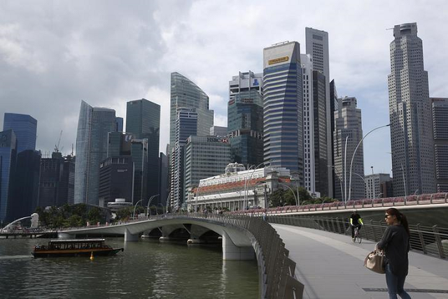 The government has long hammered into its citizens that heavy security is necessary as the wealthy financial hub is a prime target for a terror attack.
PHOTO: REUTERS