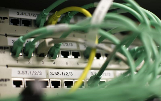 The introduction of fiber-based gigabit internet connectivity will help Multan bridge the digital infrastructure gap and bring it at par with global metropolitan cities.
PHOTO:REUTERS