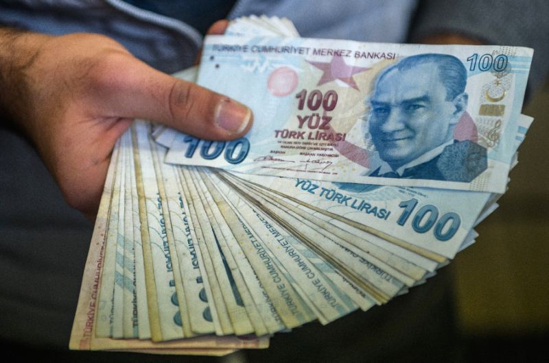 Qatar pledges $15 billion direct investment amid crisis
PHOTO: AFP
