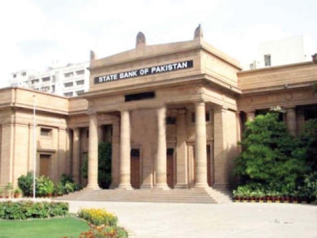 State Bank of Pakistan Governor Tariq Bajwa has said the surge in the policy rate was to tame aggregated demand in an overheated economy that is taking toll on the country’s foreign currency reserves.
PHOTO:FILE