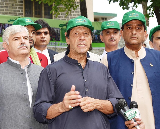 PM Imran Khan says Pakistan seventh worst affected country by global warming. PHOTO: PID