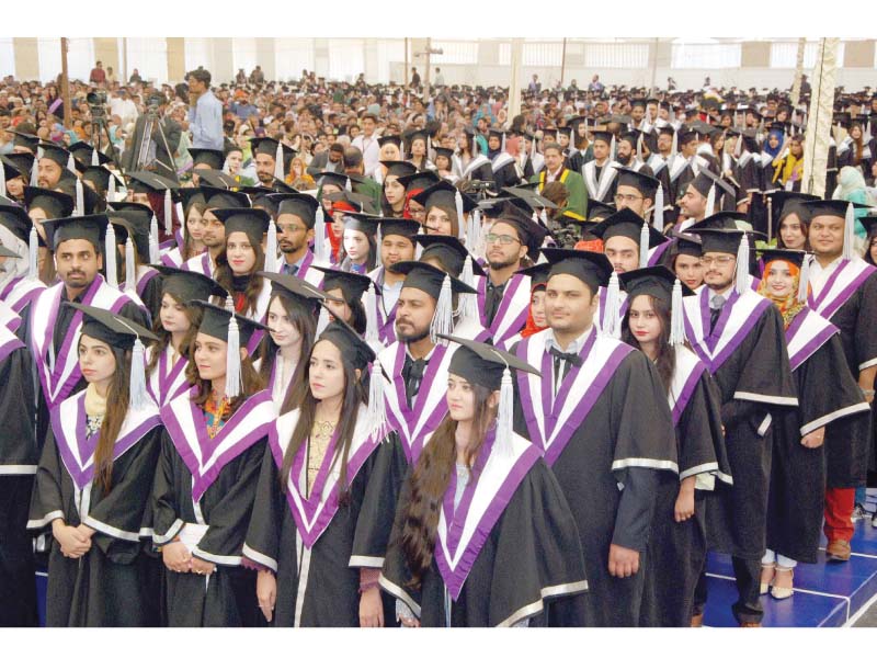 Students hold their heads high as they receive their degrees in the 19th Annual Convocation. PHOTO: PPI