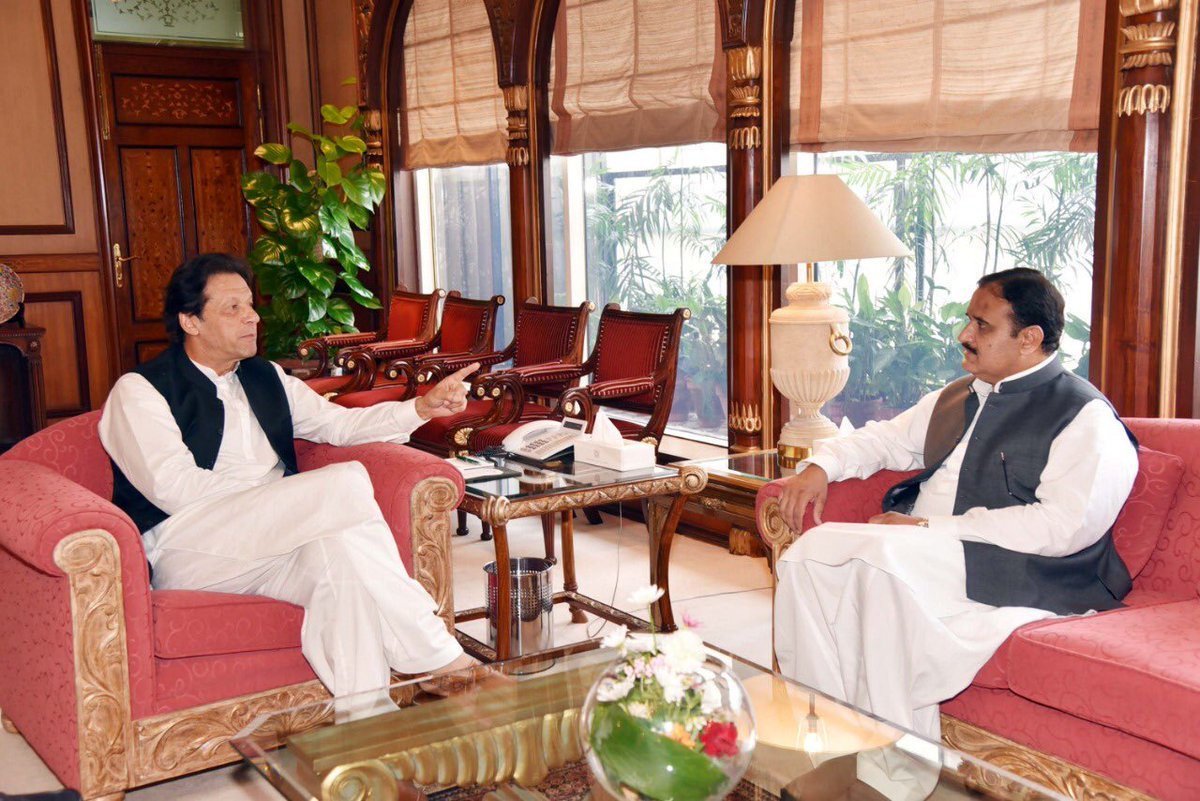 PM Imran Khan in a meeting with Punjab CM Usman Buzdar at PMO. PHOTO: PID