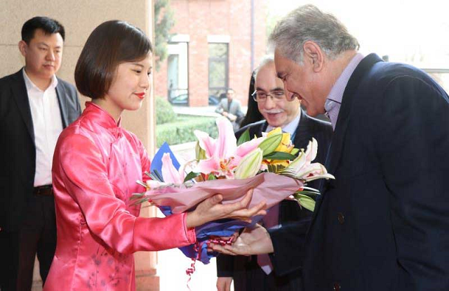 Chinese envoy Mr. Yao Jing, Ambassador to China Masood Khalid and other embassy officials welcomed FM Qureshi upon his arrival.
PHOTO: TWITTER/ @pid_gov