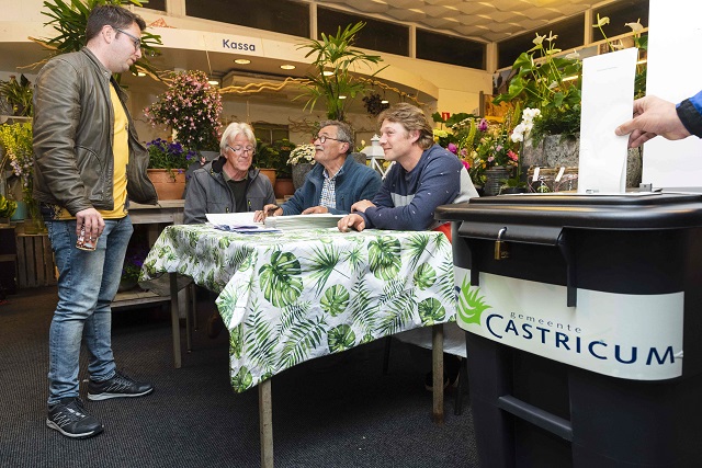 The first voters vote for the European Parliament elections at Castricum railway station in Castricum, The Netherlands, on May 23, 2018. PHOTO: ANP / AFP