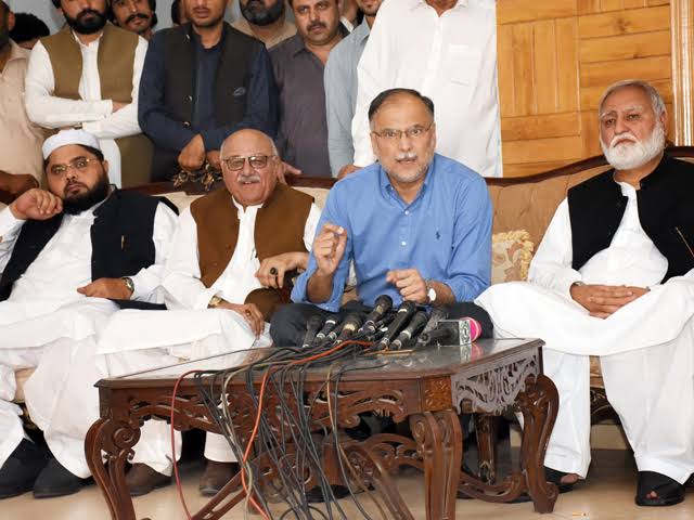Rahbar Committee members holding a news conference. PHOTO: FILE