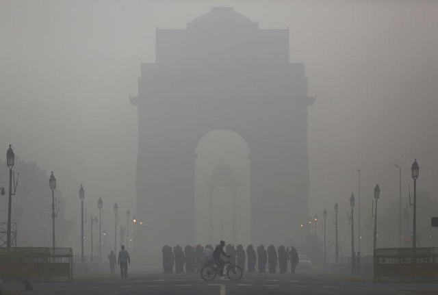 Smog in New Delhi. PHOTO: Reuters