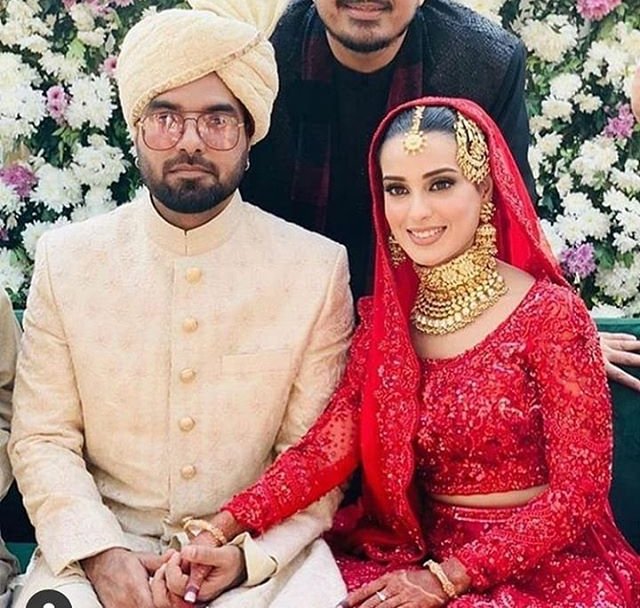 In Pictures: Iqra Aziz and Yasir Hussain have finally tied the knot! | The  Express Tribune