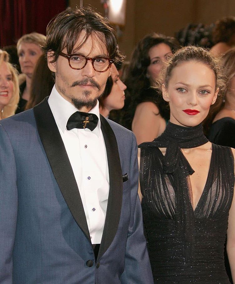 Johnny Depp S Ex Extends Support To Him Amid Legal Battle With Ex Wife The Express Tribune