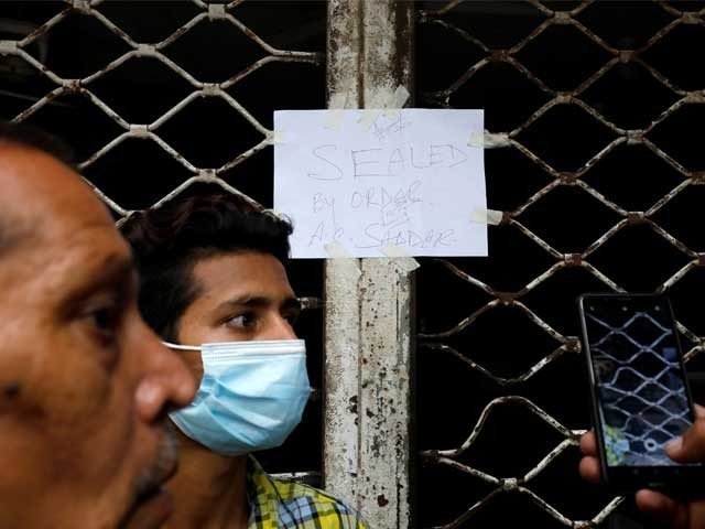 Major markets and shopping centres have been sealed in Karachi over violation of Covid-19 SOPs. PHOTO: EXPRESS/FILE