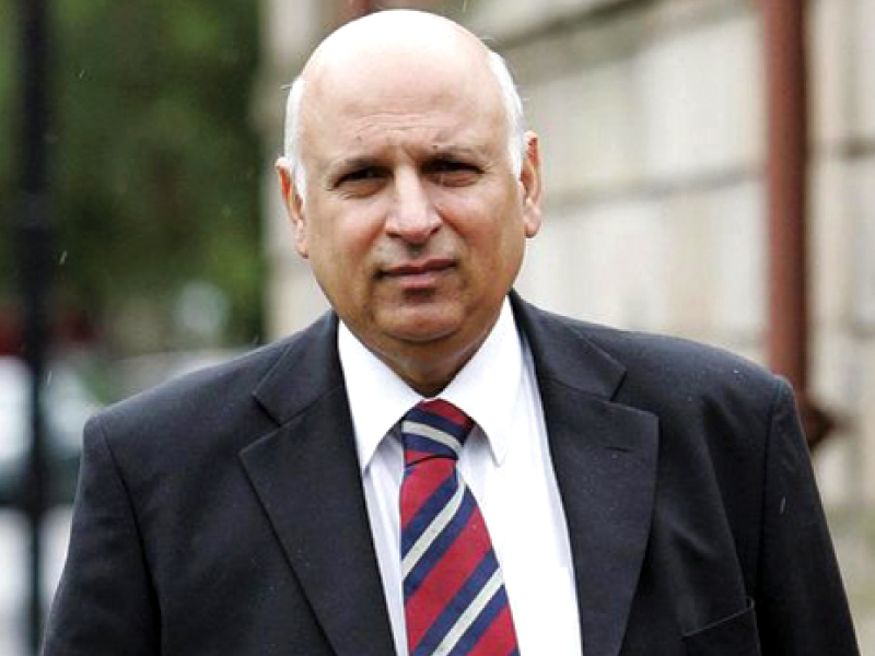 Lauds author for writing on Kashmiri’s services.